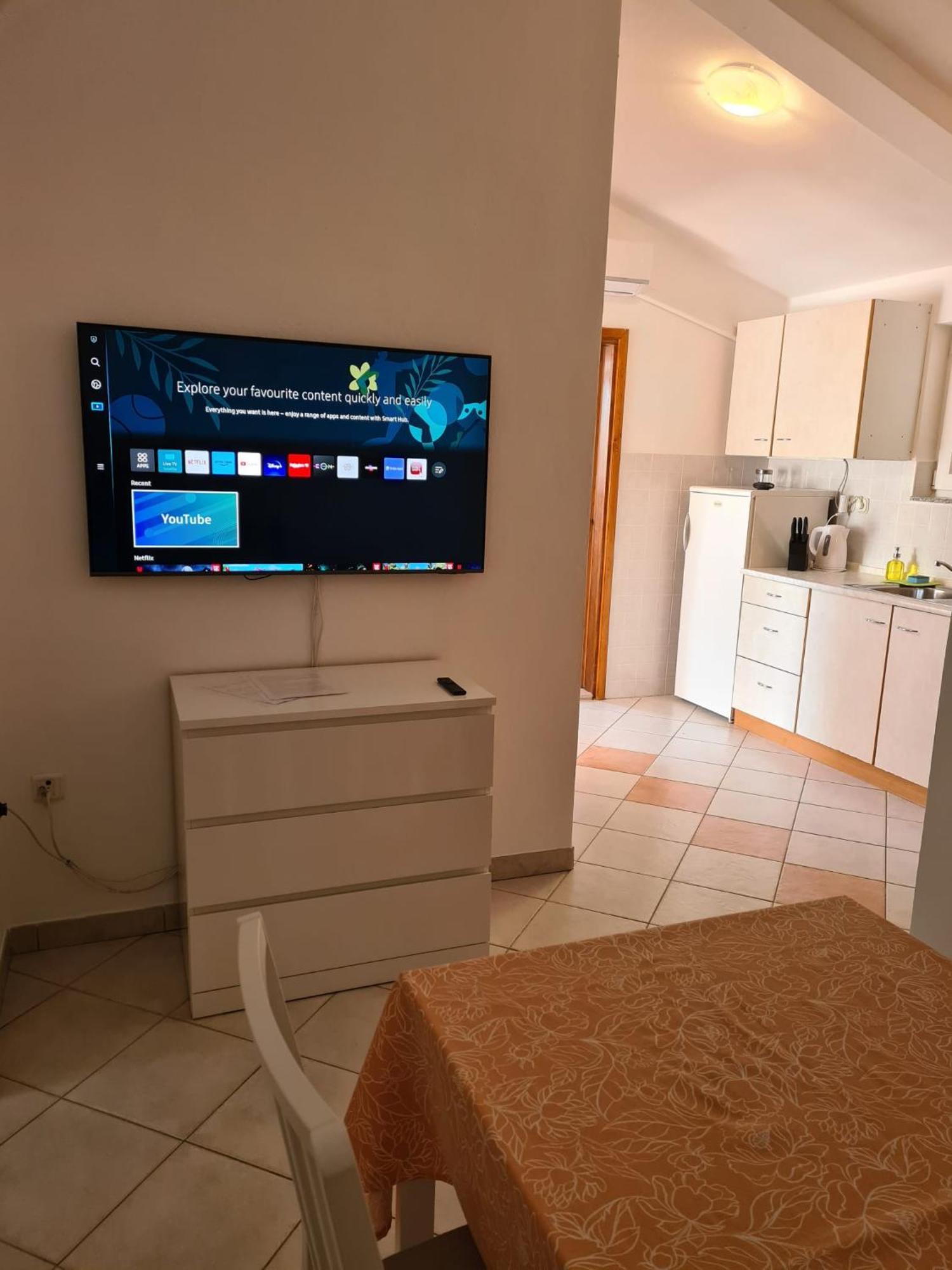 Adria Arba Apartments Rab Town Bagian luar foto