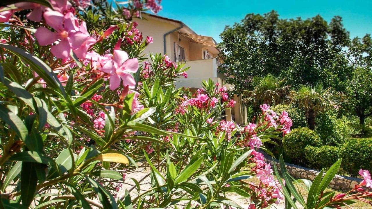 Adria Arba Apartments Rab Town Bagian luar foto