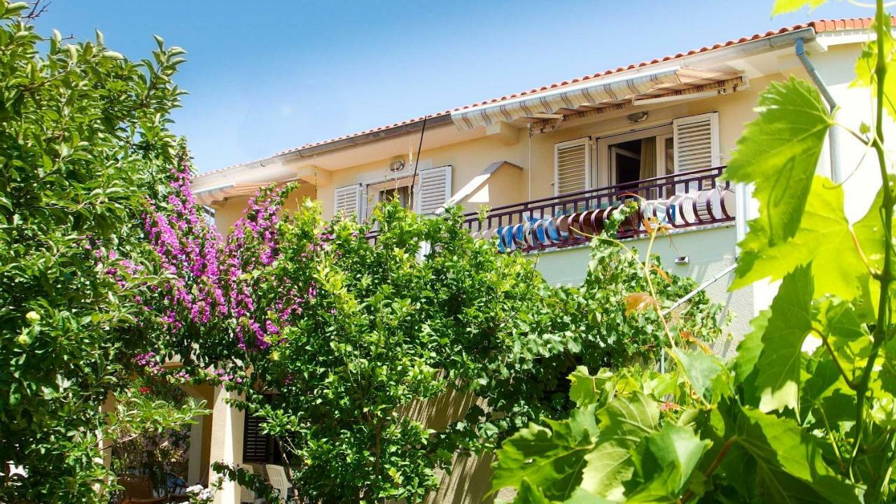 Adria Arba Apartments Rab Town Bagian luar foto
