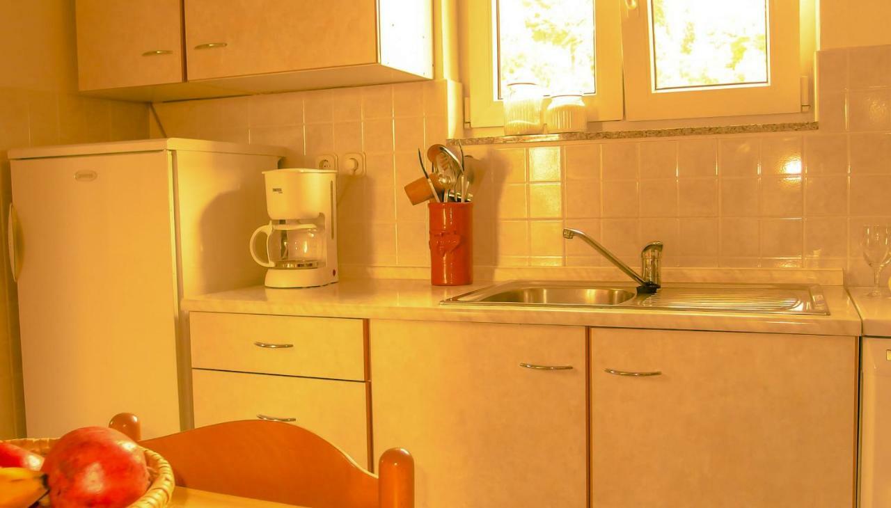 Adria Arba Apartments Rab Town Bagian luar foto