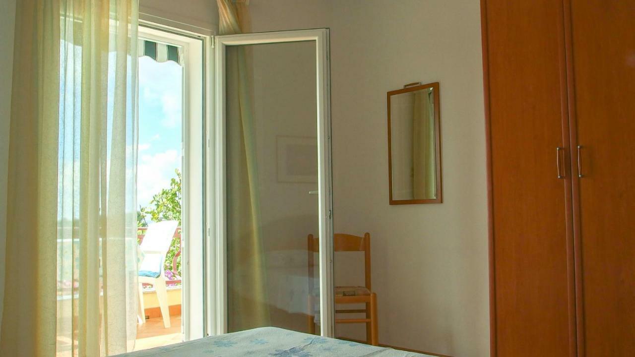 Adria Arba Apartments Rab Town Bagian luar foto